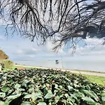 Prázdninový dům Pavillon Les Pieds Dans L'eau Vue -ile D'aix