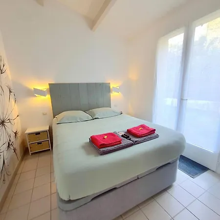 Pavillon Les Pieds Dans L'eau Vue -ile D'aix Ferienhaus Île dʼAix